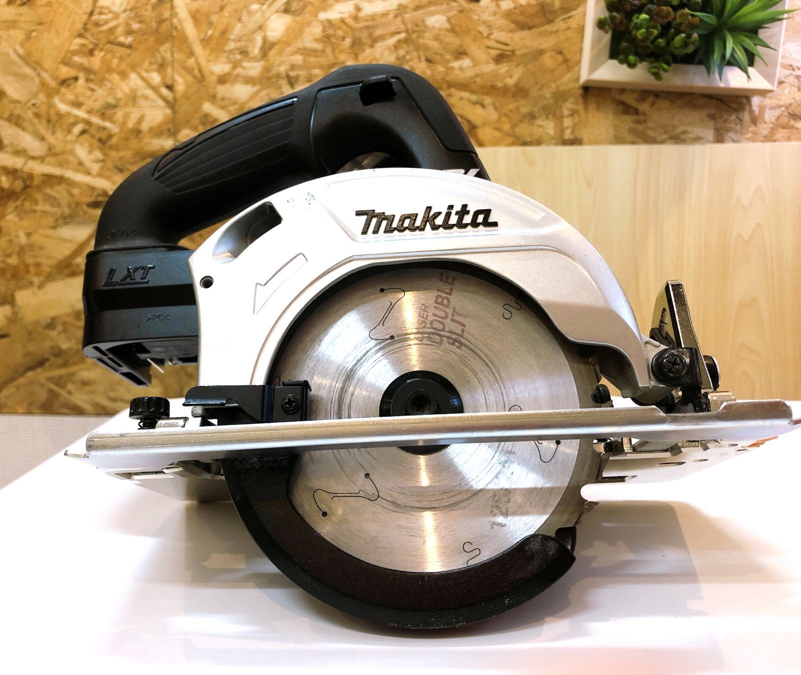 3345 マキタ 充電式丸ノコ ブラック 125 mm 18 V Makita DIY 工具 電動工具 エア工具 切断工具 切断機