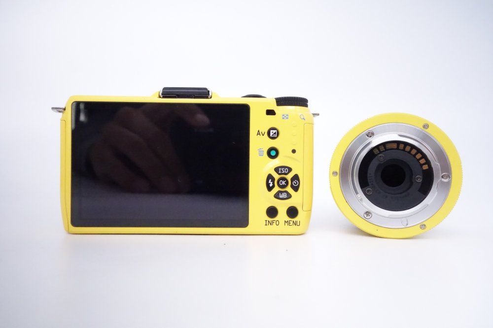 極上品】ペンタックス PENTAX ミラーレス一眼 Q7 ズームレンズキット