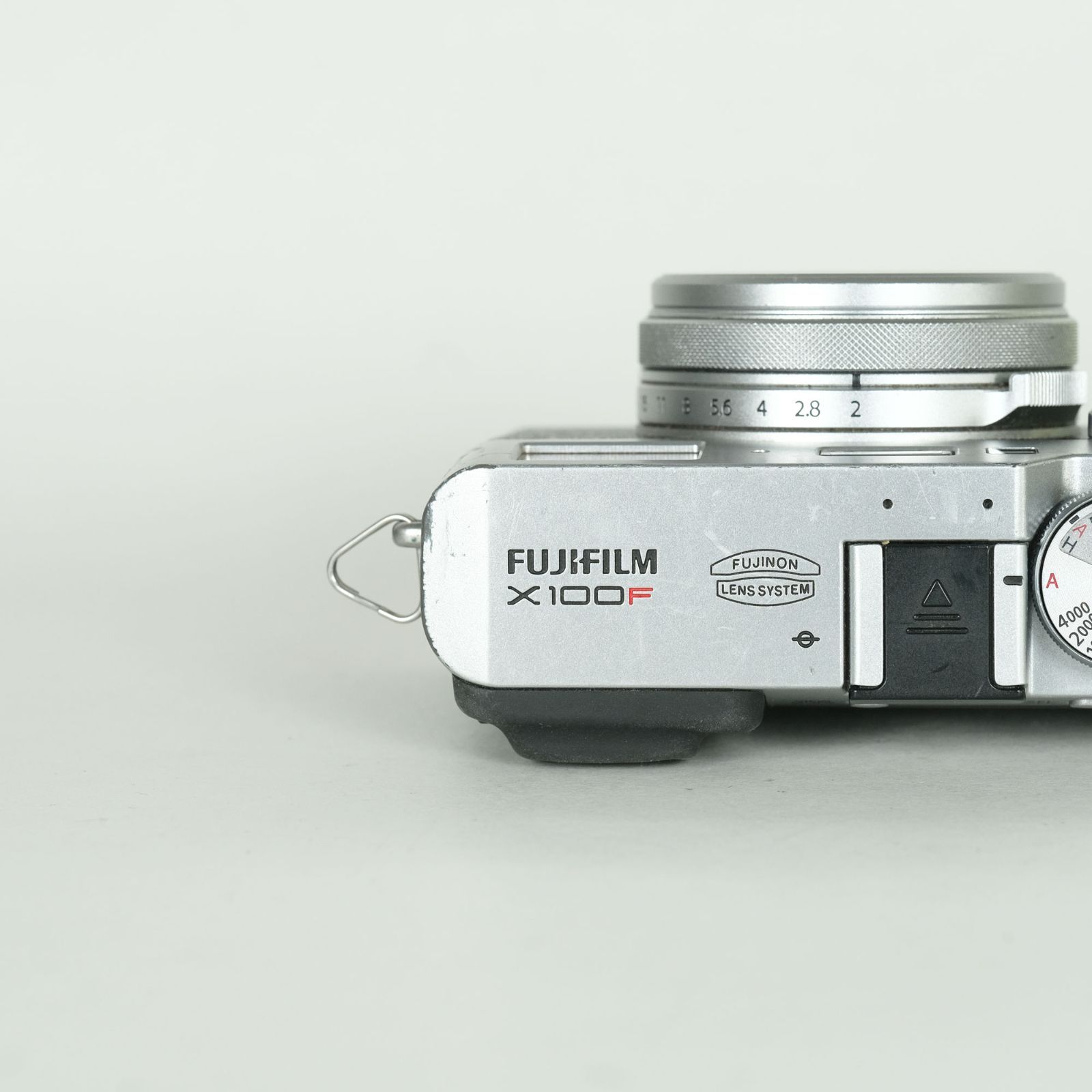 並品 | シャッター数28,000回｜純正フード付] FUJIFILM X100F シルバー