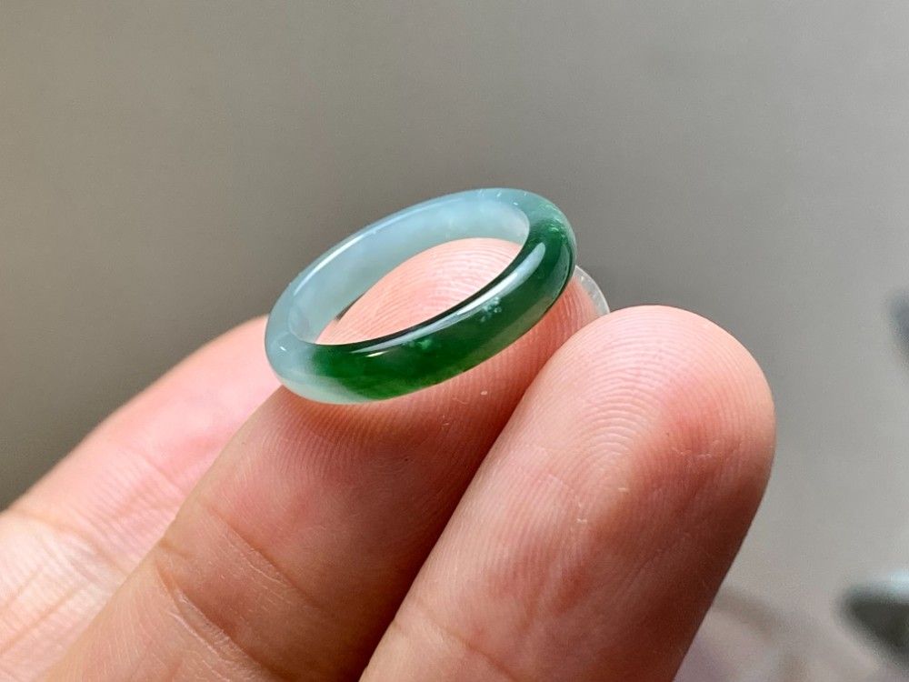 L15-129 ピンキーリング 氷種 4.5号 濃緑 グアテマラ産 A貨 本翡翠