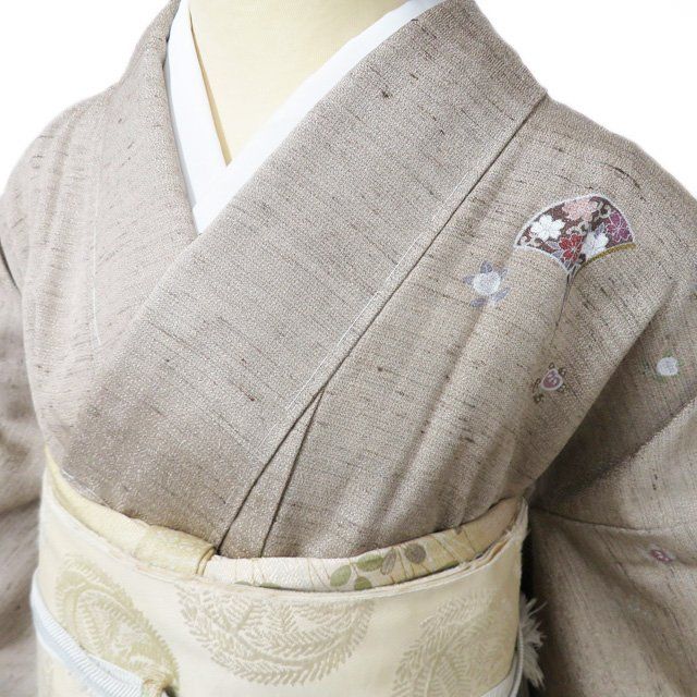 紬地 着物 リサイクル 正絹 袷 作家物 落款 花の図 簪 反端付き 銀通し 薄い茶系色 身丈155 cm 裄64 SA きもの北條 A 1309-6