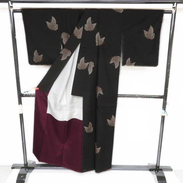  大島紬 着物 正絹 袷 カジュアル 蝶模様 黒茶色 身丈155.5 cm 裄65 SA きもの北條 A 1309-4 紬 着物