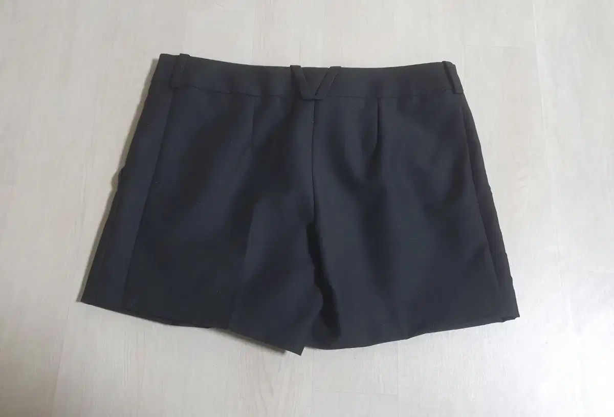 バレンシアガ ウール モ직 ハーフパンツ