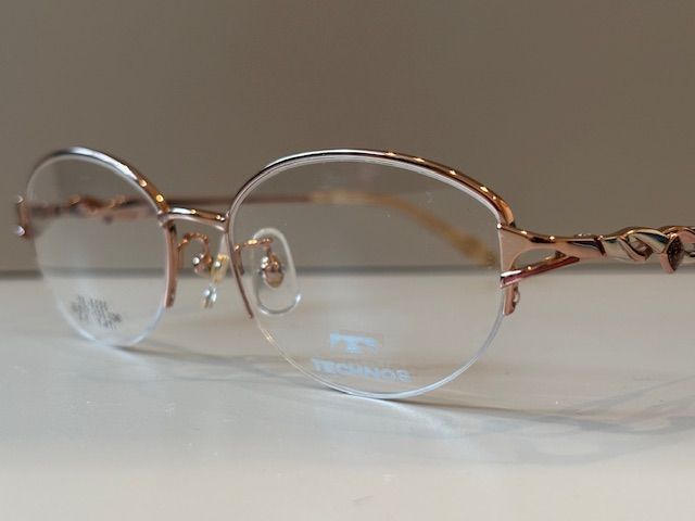 店頭引き上げ品 TECHNOS テクノス メガネフレーム です メガネ アイウェア チタン チタニウム フレーム めがね 眼鏡 おしゃれ 大人 軽い 軽量 ハーフリム