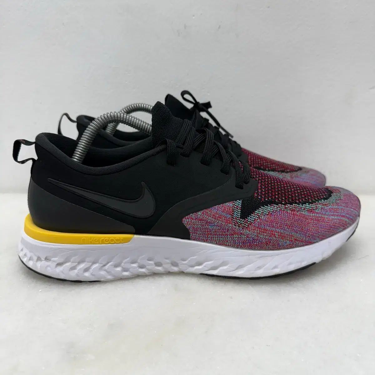 280 NIKE オデッセイ リアクト 2 フライニット ランニングシューズ