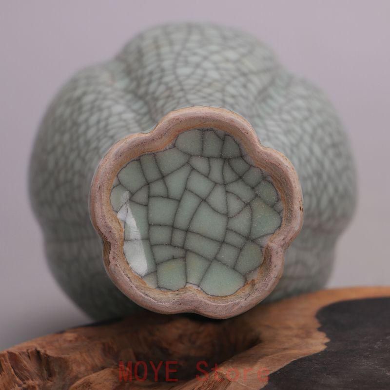 宋官窯開片花稜帯蓋梅瓶 景徳鎮 陶磁器 装飾品 現代工芸品 美術品 置物