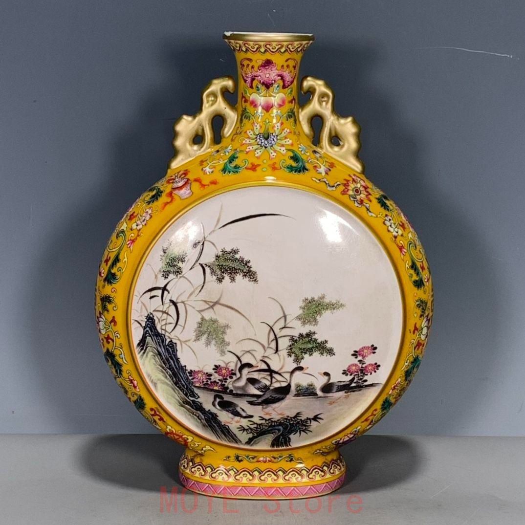 乾隆黄釉蒔絵開窓粉彩鶴抱月花瓶  陶磁器  現代工芸品 美術品 置物 乾隆黄釉蒔絵開窓粉彩鶴抱月甁 花瓶 景徳鎮 陶磁器 装飾品 工芸品美術