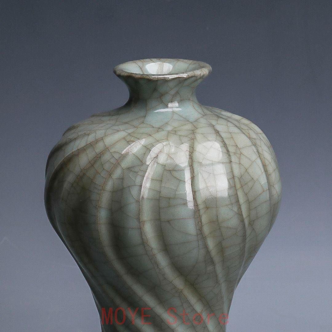 宋官窯開片釉梅瓶  景徳鎮 陶磁器 装飾品 現代工芸品美術品 置物 宋官窯開片釉梅瓶 景徳鎮 陶磁器 装飾品 現代工芸品美術品 置物 - メルカリ