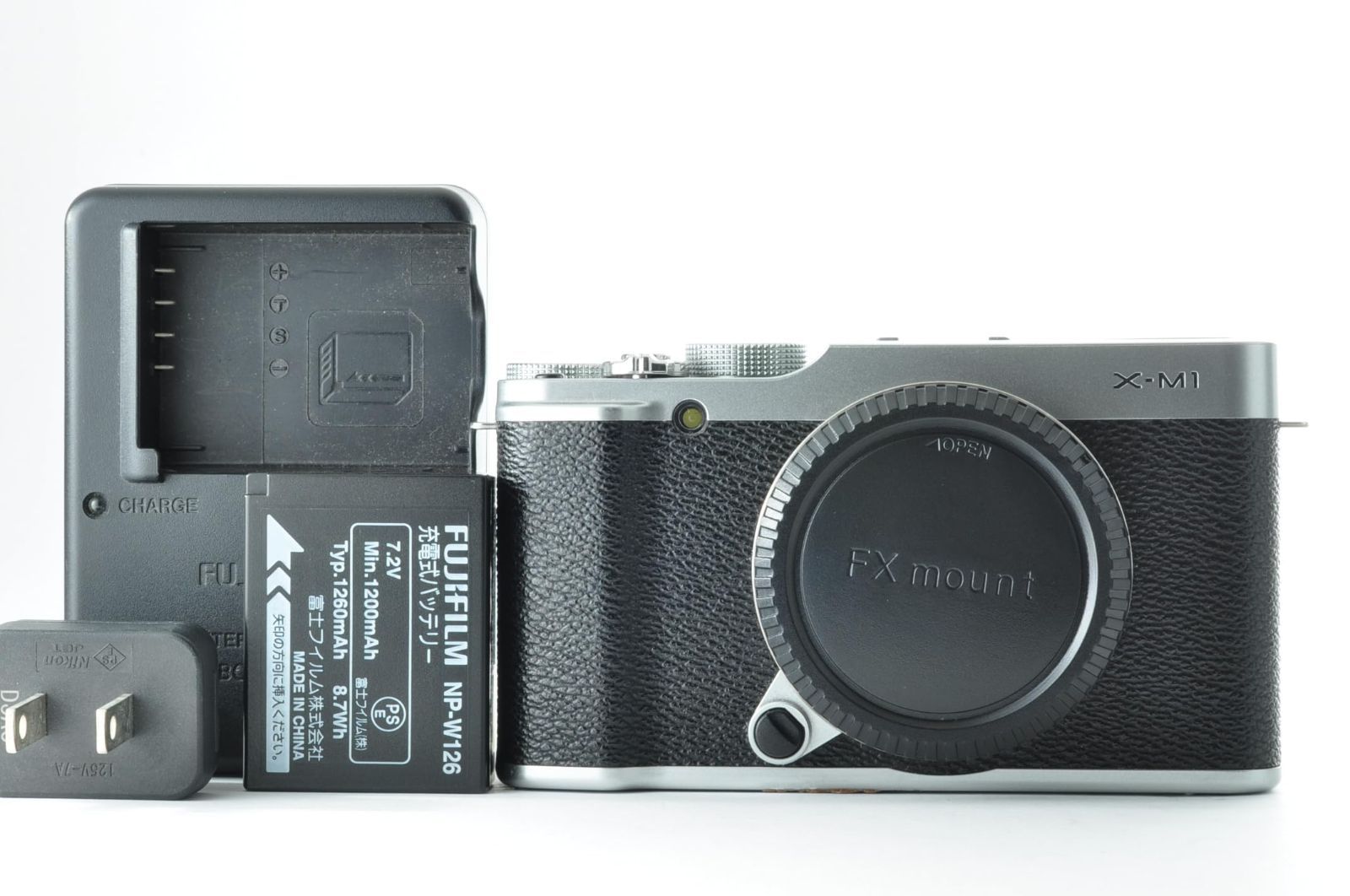 Fujifilm X M 1 XM シルバー ボディ ミラーレスカメラ ミラーレス一眼