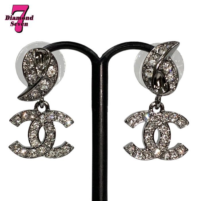 CHANEL シャネル ココマーク ラインストーン ピアス ロゴ シルバー ガンメタ 揺れる キラキラ レディース 女性