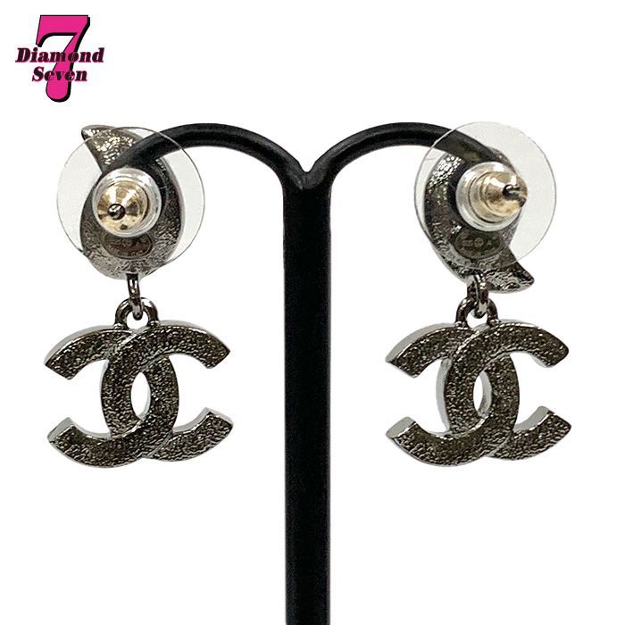 CHANEL シャネル ココマーク ラインストーン ピアス ロゴ シルバー ガンメタ 揺れる キラキラ レディース 女性