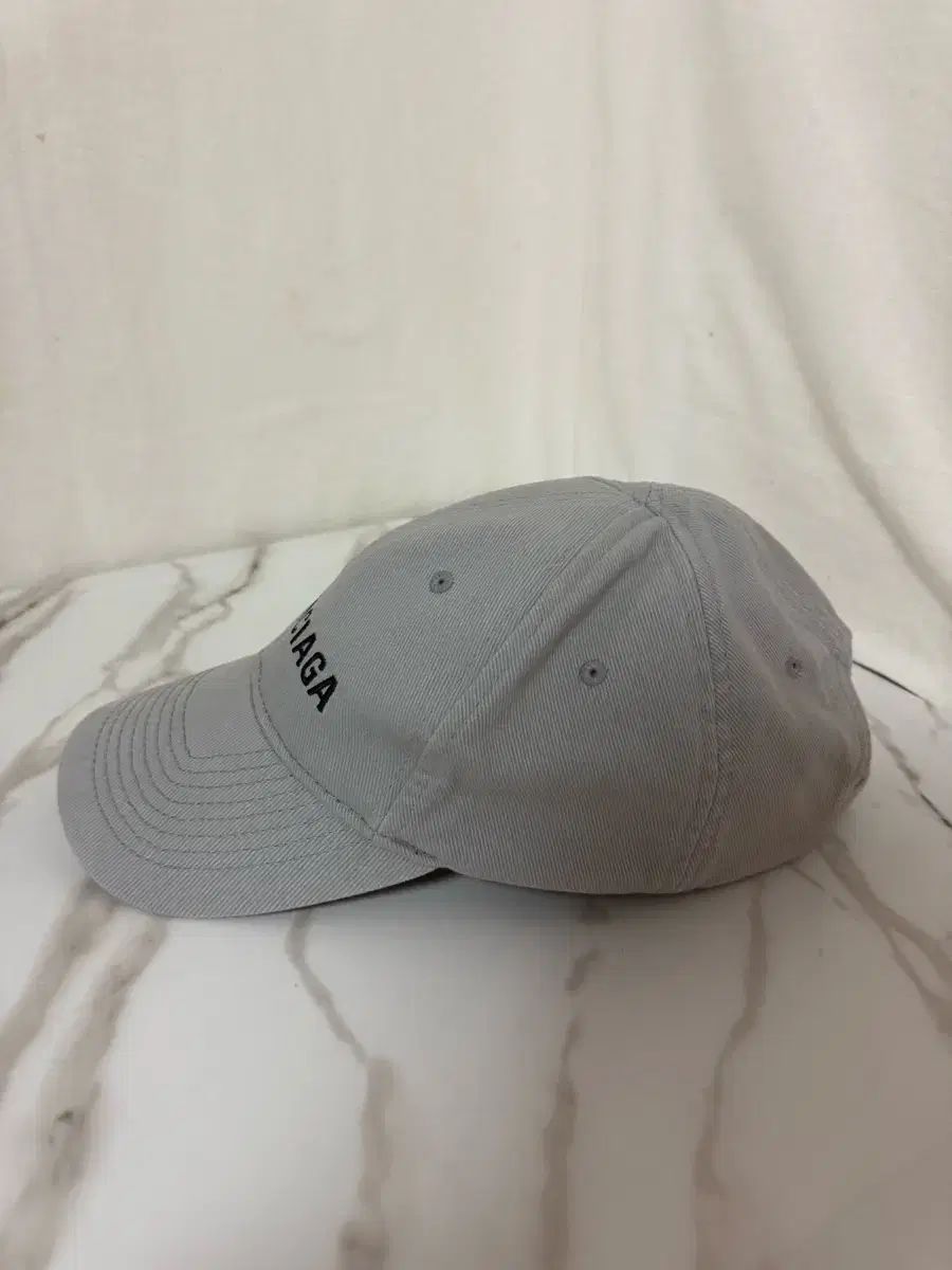 新品 本物 バレンシアガ 定番 ロゴ キャップ 帽子 グレー 正規品 直営店購入 バレンシアガ(BALENCIAGA)バレンシアガ キャップ 帽子 メンズ