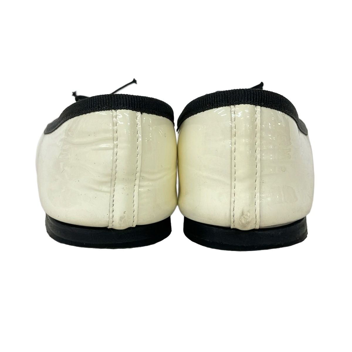 アイボリー×黒 レザー