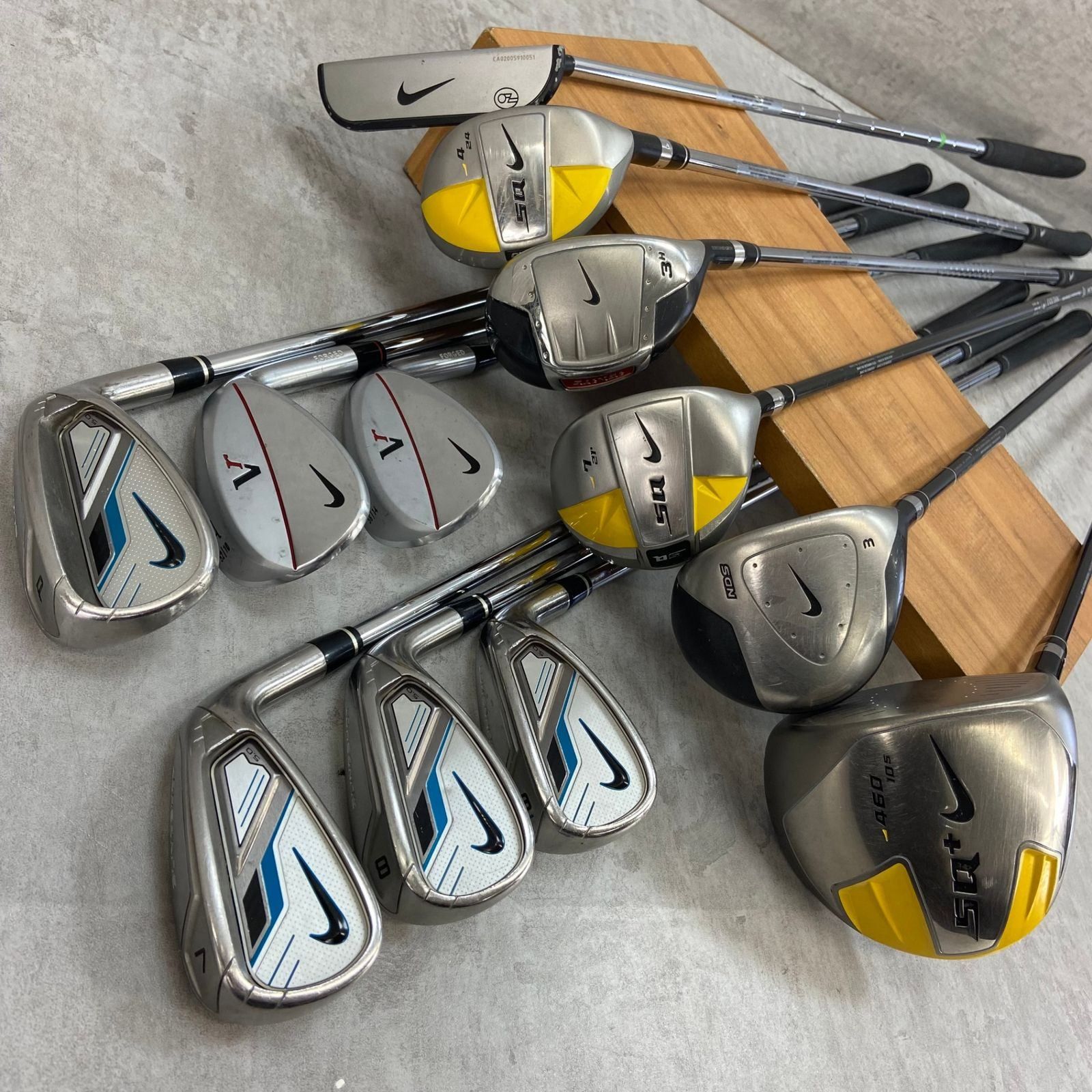 ナイキ　メンズゴルフ12本セット　右利き用　キャディバッグ　ヘッドカバー　カート NIKE ナイキ メンズゴルフ12本セット 右利き用 キャディバッグ 初心者