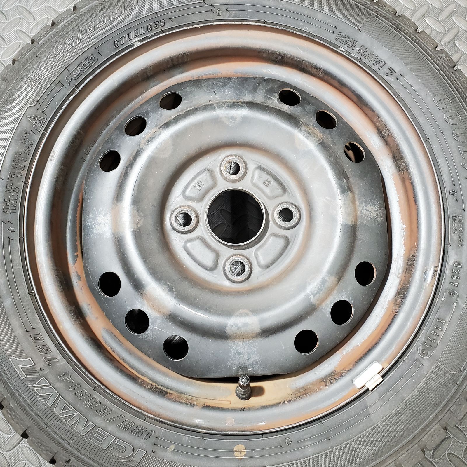 22年製 155 65 R 14 グッドイヤー アイスナビ7 ダイハツ タント ムーヴ ミラ コンテ スタッドレスタイヤ 1310