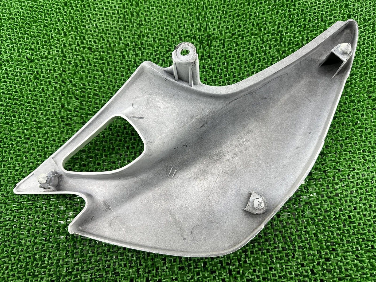 バリオスII サイドカバー 右 パール 36001-1579 カワサキ 純正 中古