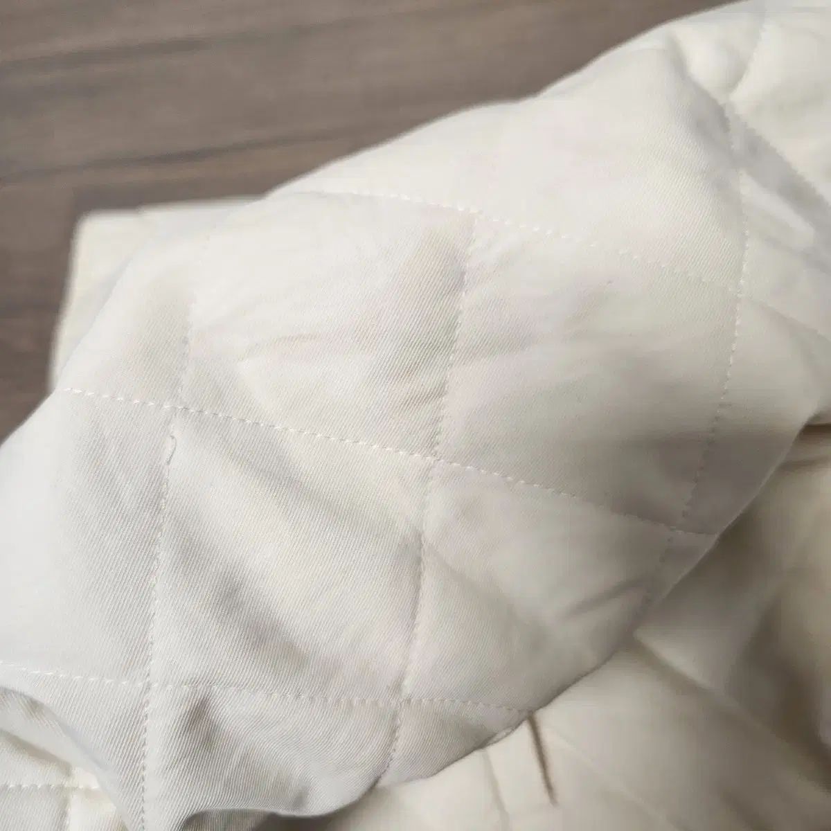 ユーメル ケイデ ショート パデッドジャケット アイボリー