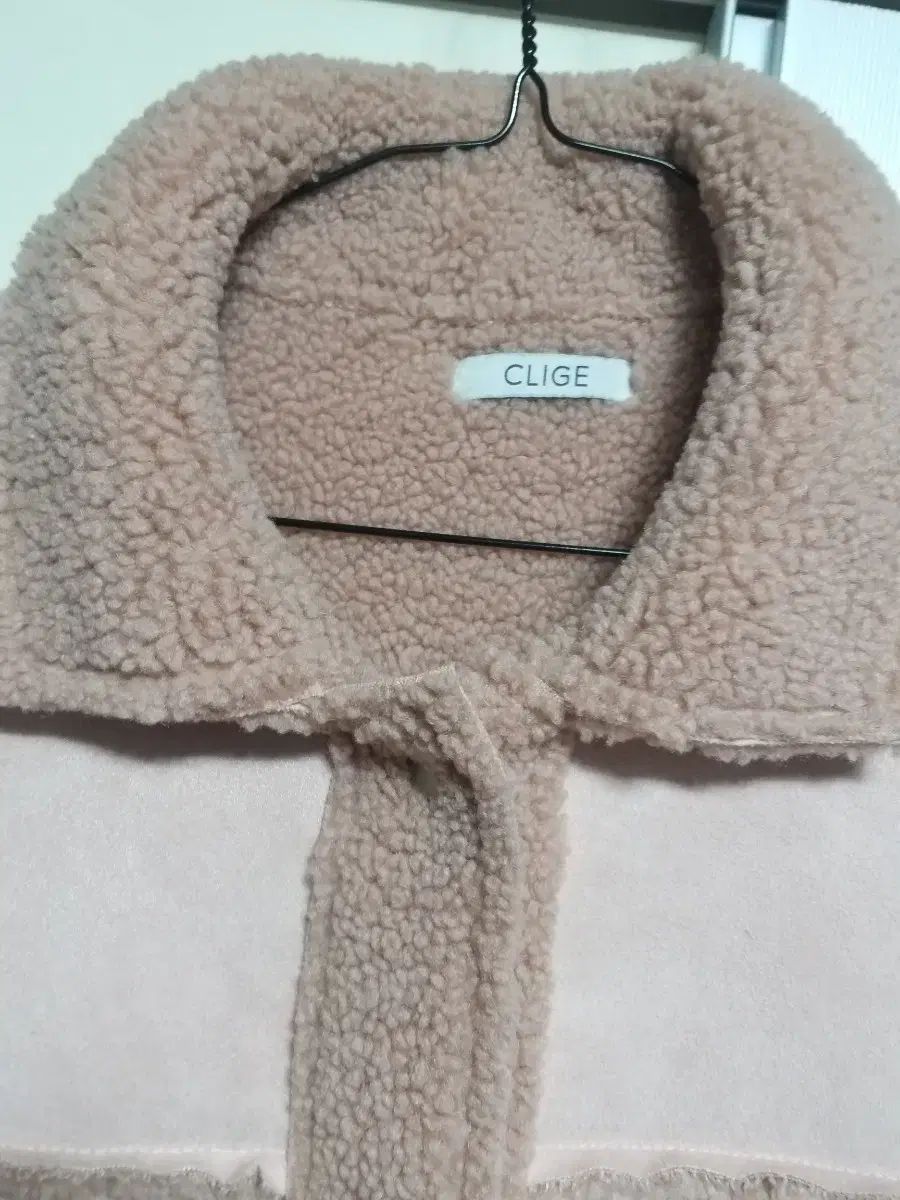 ライトピンク ムートン