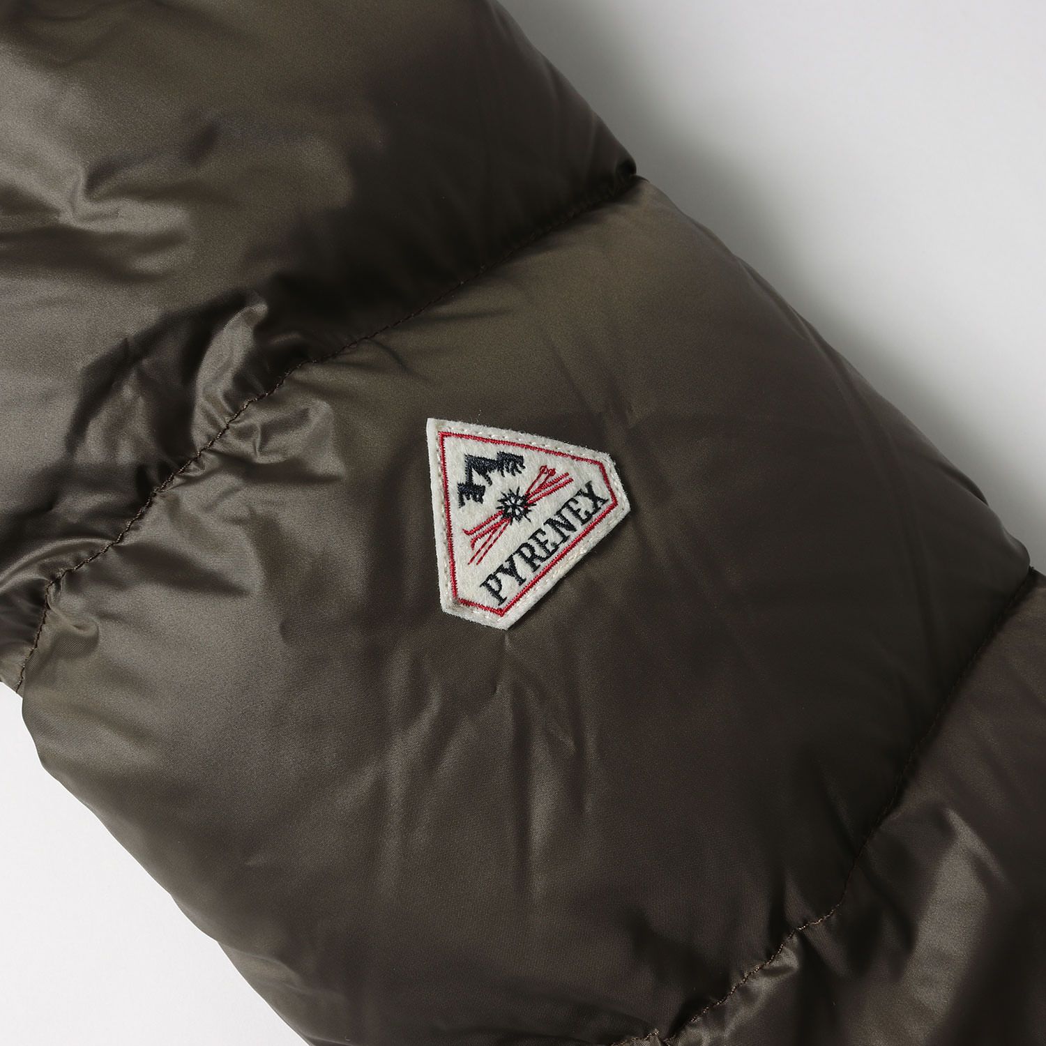 PYRENEX ピレネックス ジャケット カーキ サイズ:S | シャロン ナイロン フーデッド ダウンジャケット (CHALON DOWN JACKET) | アウター ブルゾン 上着【メンズ】【中古】【K4667】 PYRENEX ピレネックス ジャケット カーキ サイズ:S | シャロン