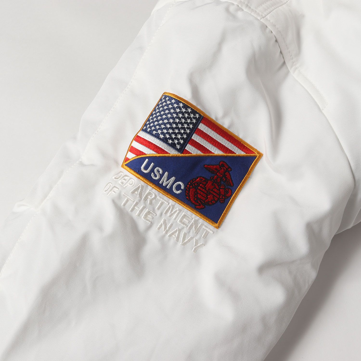 AVIREX アヴィレックス ジャケット ホワイト 白 サイズ:M | USMC ポリコットン 中綿 ミリタリージャケット (USMC UTILITY PADDING JACKET) | アウター ブルゾン 上着【メンズ】【中古】【K4667】 AVIREX アヴィレックス ジャケット ホワイト 白 サイズ:M | USMC ポリ