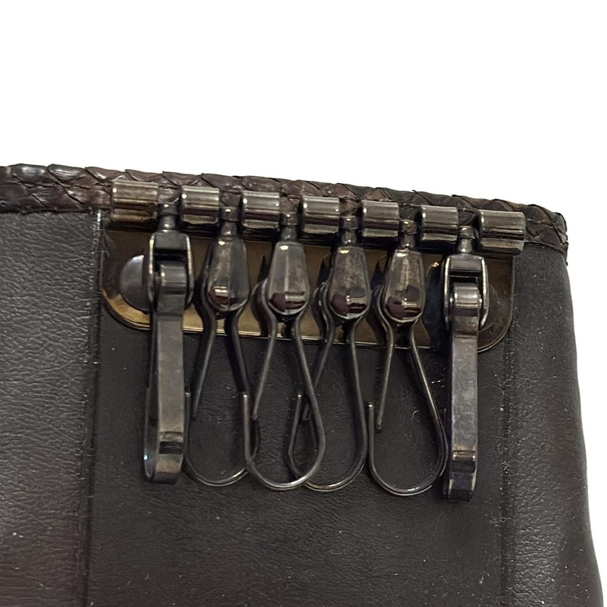 GIANNIVERSACE(ジャンニヴェルサーチ) キーケース - ブラウン×ダーク