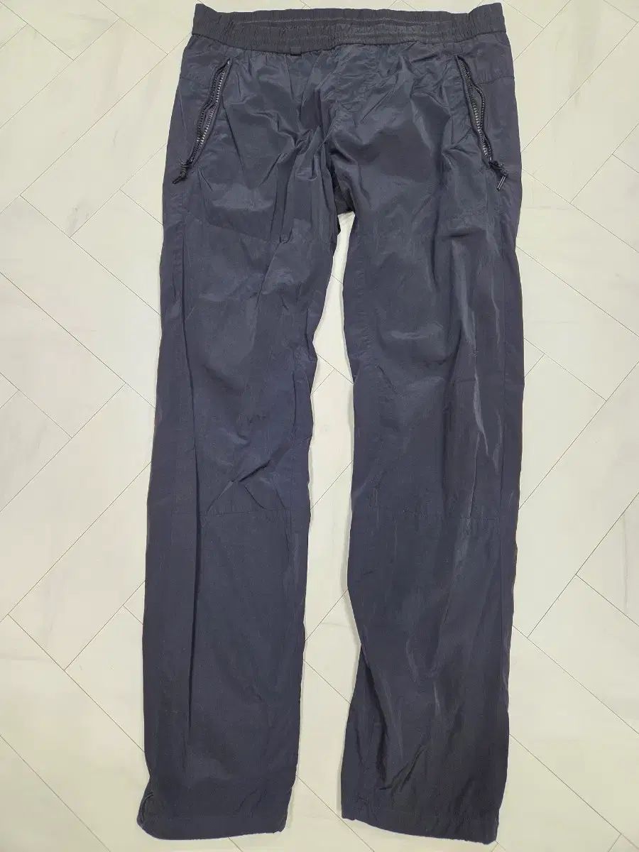 C P COMPANY シーピーカンパニー クロップドパンツ ネイビー