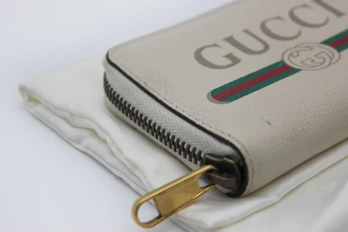 グッチ シェリーラインロゴ コンパクト COMPACT ディスカウント