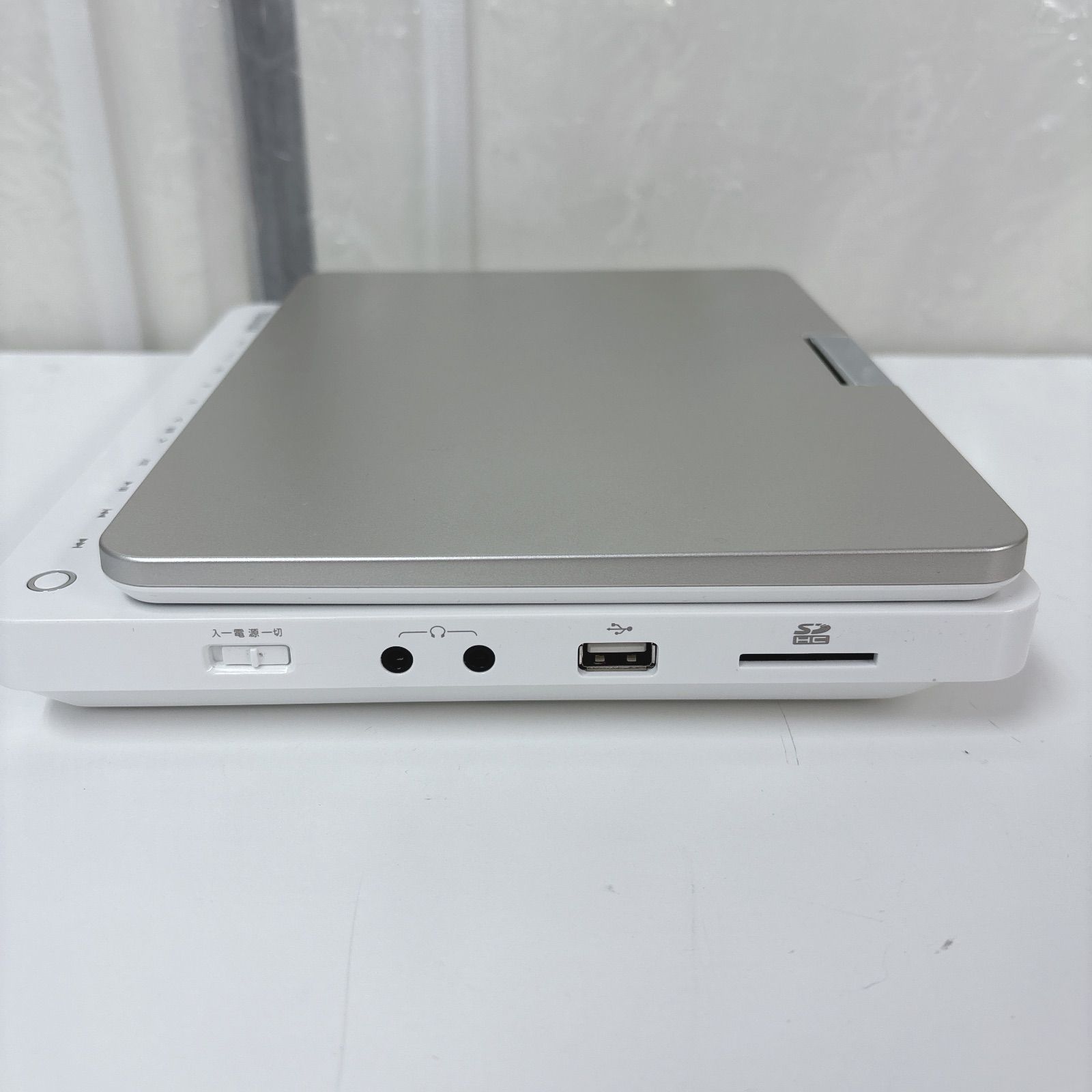 TOSHIBA REGZA ブルーレイポータブルプレーヤー Amazon | TOSHIBA REGZA 地デジ搭載ポータブル防水ブルーレイ