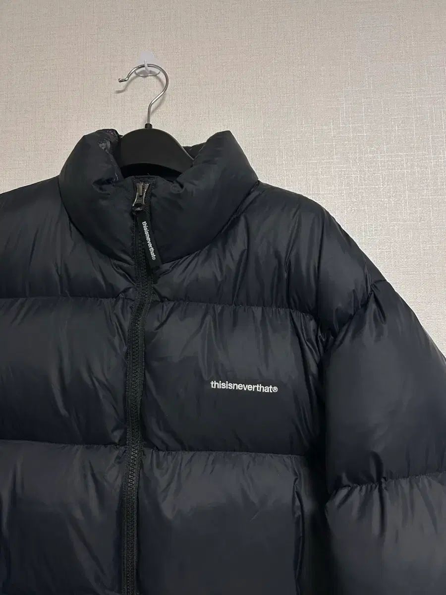 thisisneverthat ディスイズネバーザット ダウンジャケット 小売業者