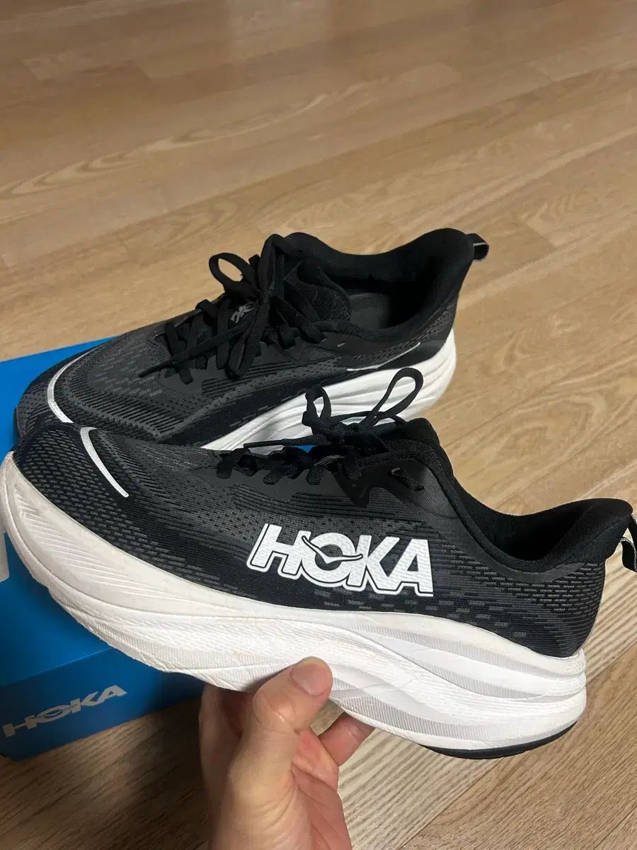 ホカ スカイ フルイドフロー ワイド 275 ブラック