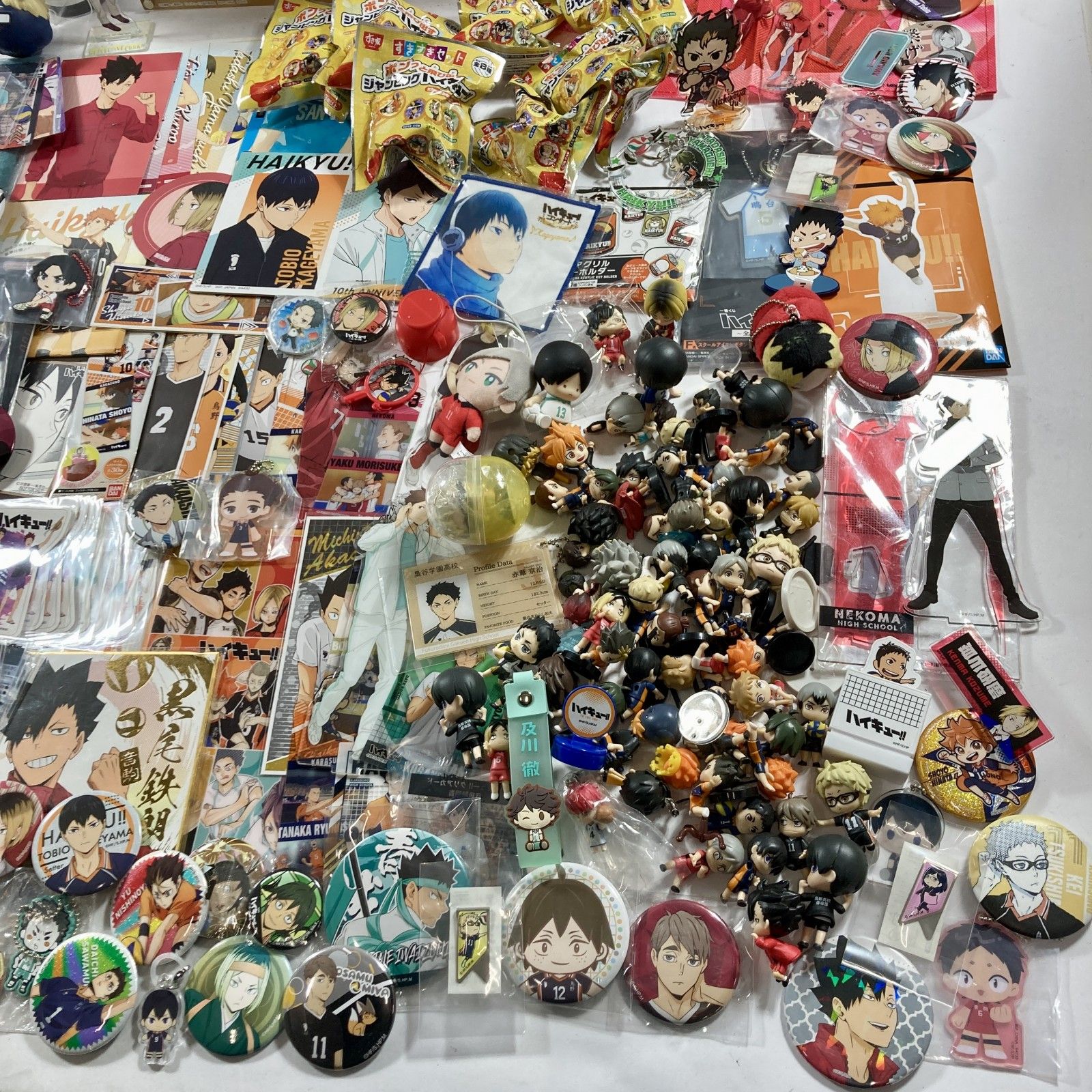 ハイキュー　缶バッジ　アクスタ アニメグッズまとめ売り　まとめ売り　アニメ ハイキュー!!』烏野メンバーの大きめサイズの缶バッジ、アクリル
