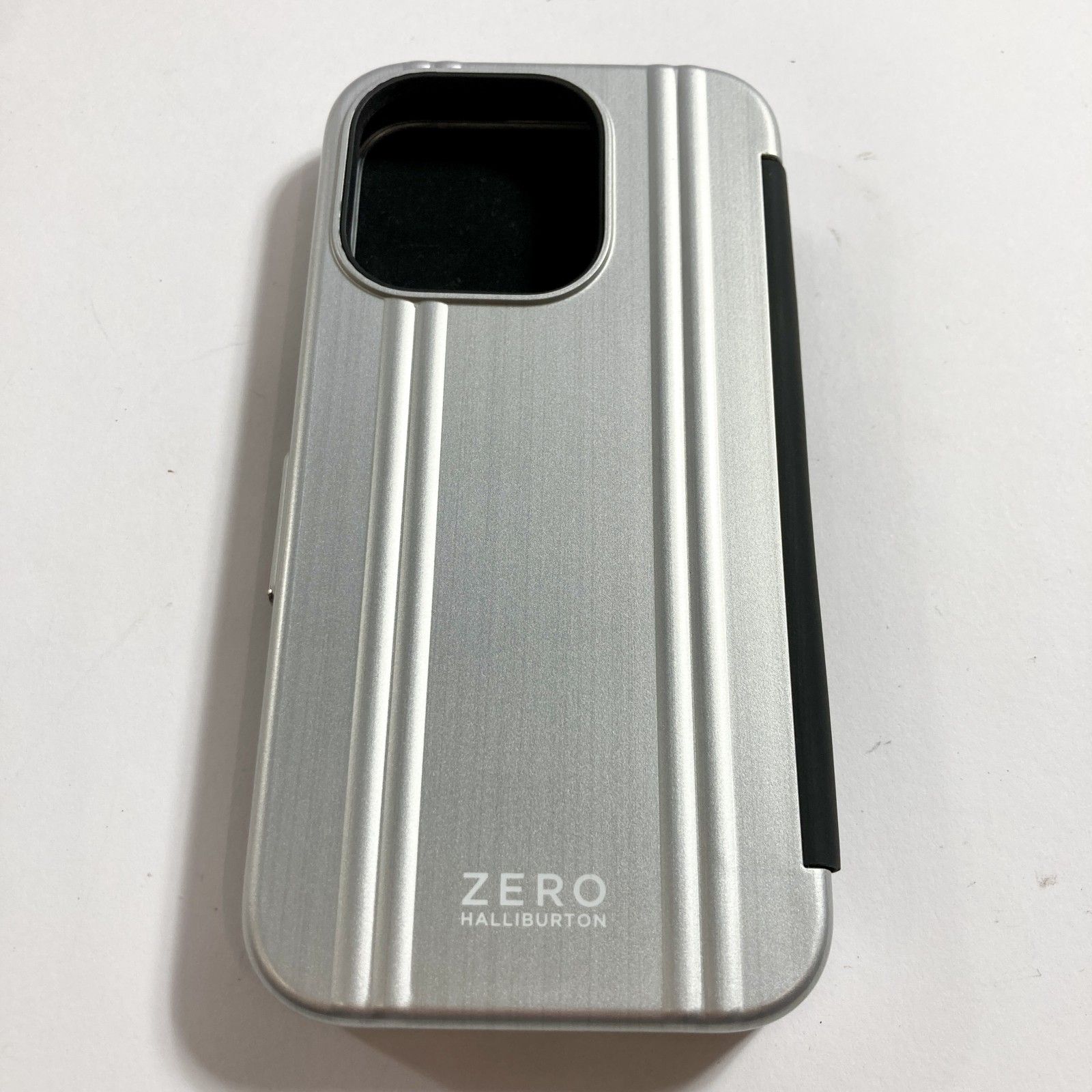 ZERO ゼロ HALLIBURTON iPhone ケース シルバー 現状品 0.07kg ZERO