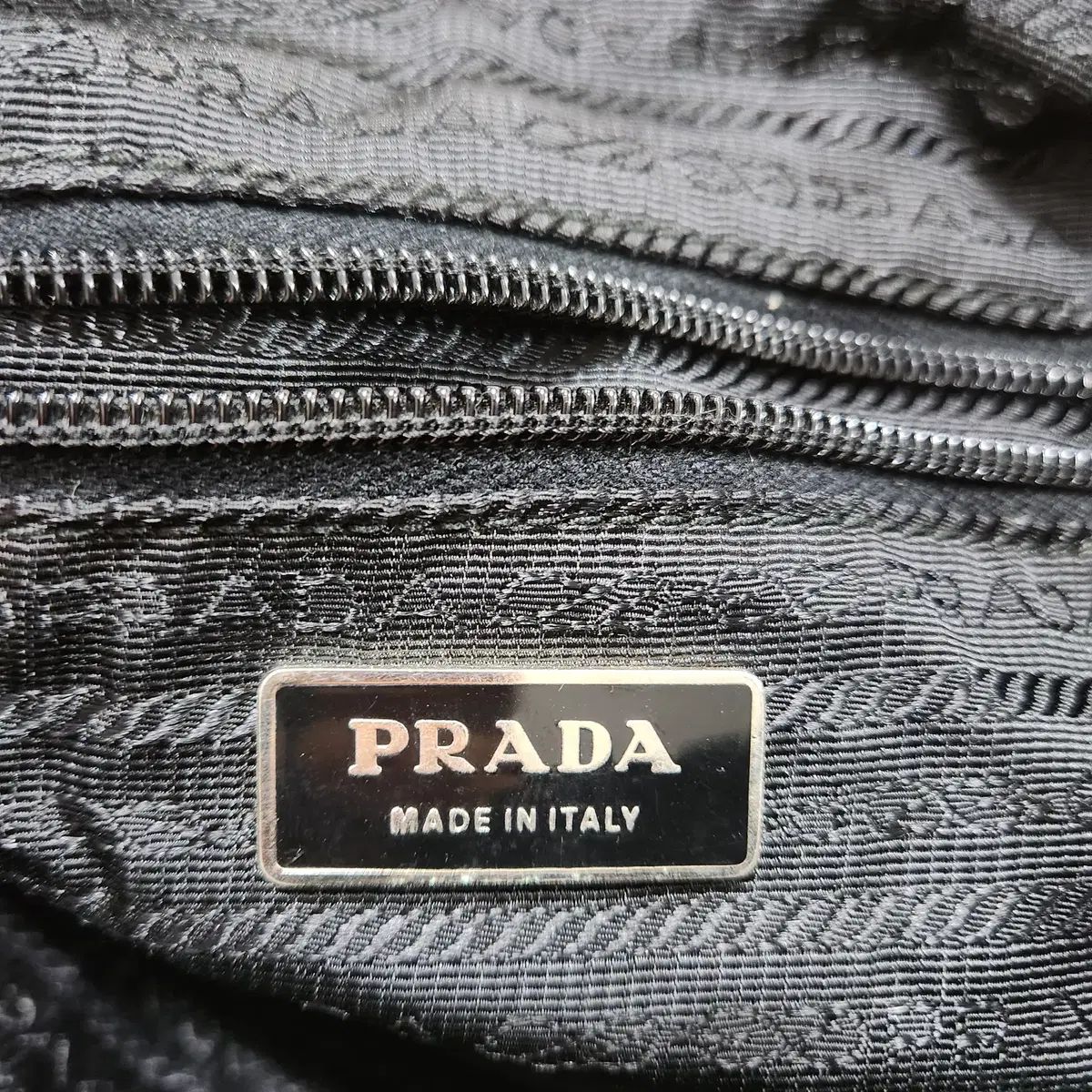 PRADA プラダ