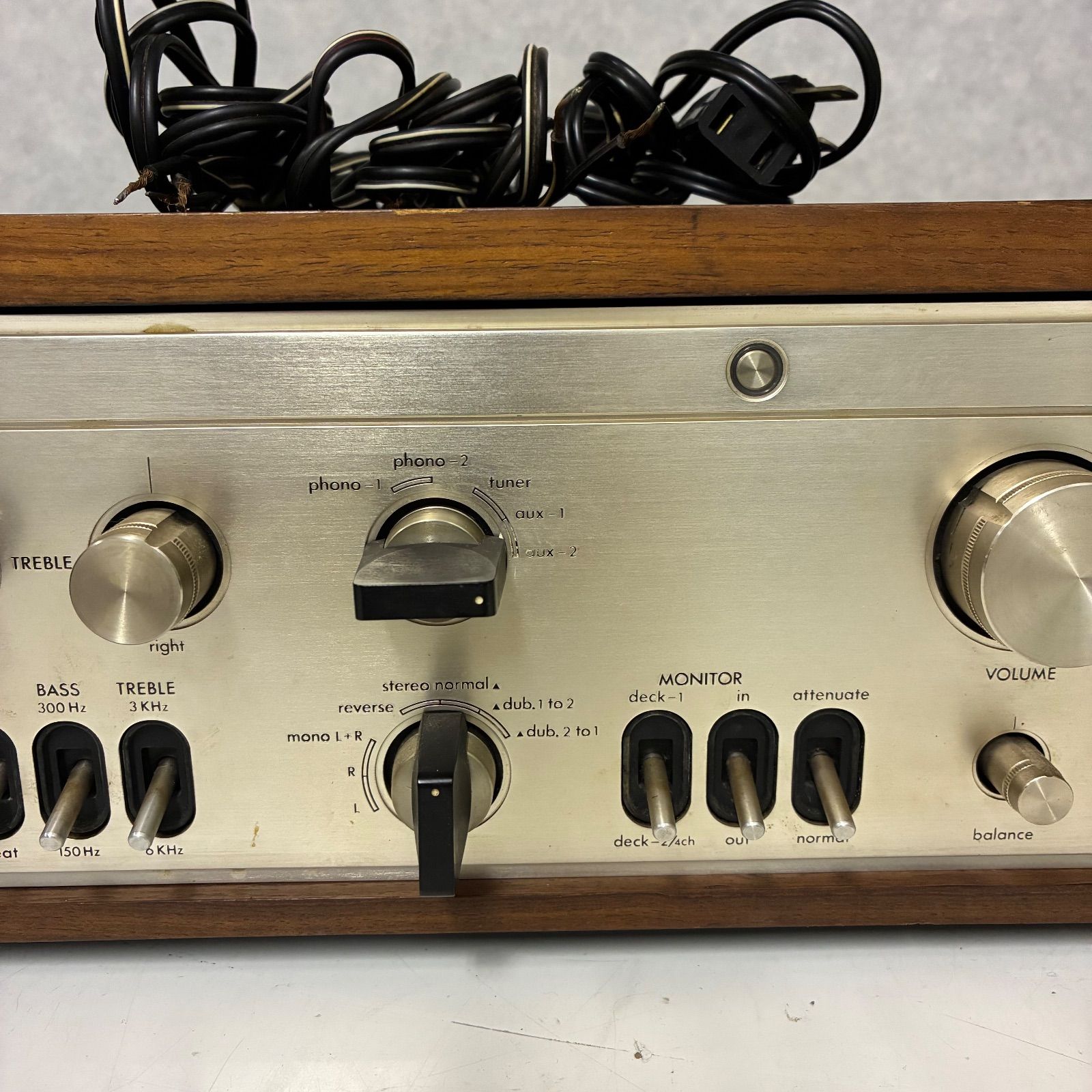 「動作現状品」LUXMAN L-504 プリメインアンプ 通電のみジャンク】LUXMAN プリメインアンプ L-504 - メルカリ