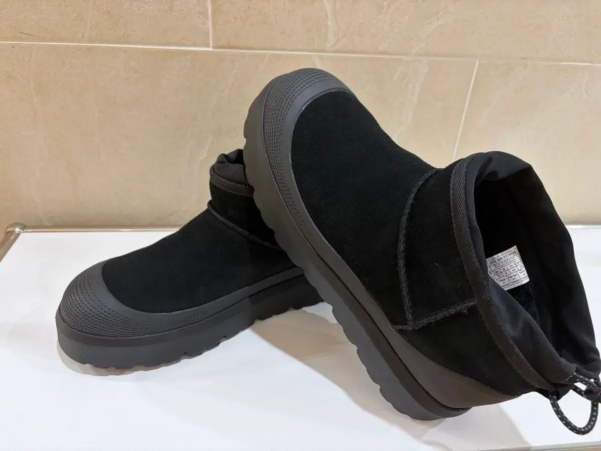 アグ タスマン ハイブリッド US 10 280