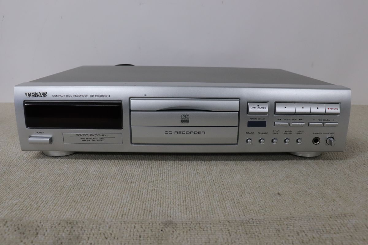 美品・2020年製 TEAC ティアック CDレコーダー CD-RW890MK2 ティアック CDレコーダー (シルバー) CD-RW890MK2-S TEAC CD-RW890MK2
