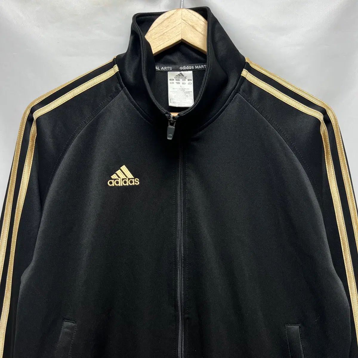 正規品/L アディダス 3本線マーシャルアーツ GOLD/BLACK (ゴールド