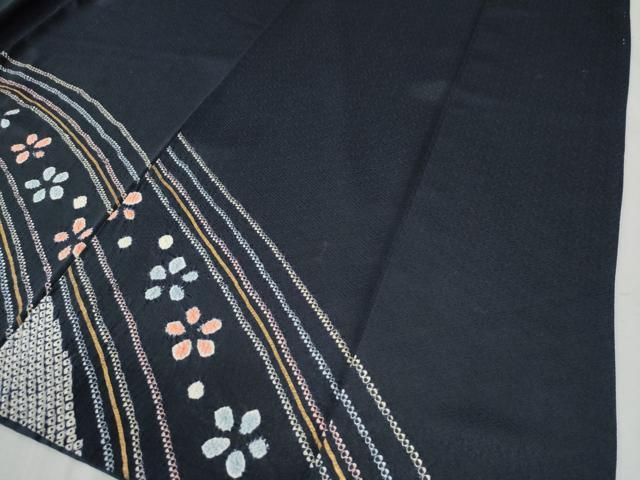 刺繍 吉祥舞花文