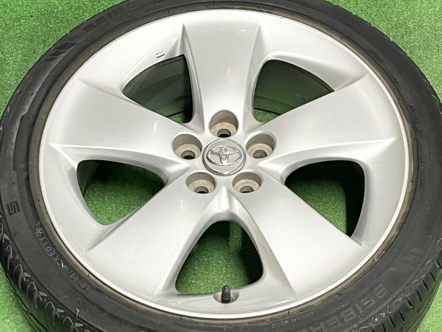 R カローラスポーツ