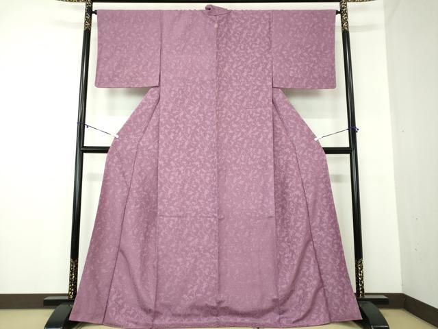 平和屋着物 上質な色無地 お召縮緬 唐草地紋 古代紫色 正絹 ps