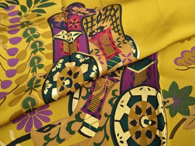 二尺袖 流水御所車草花文