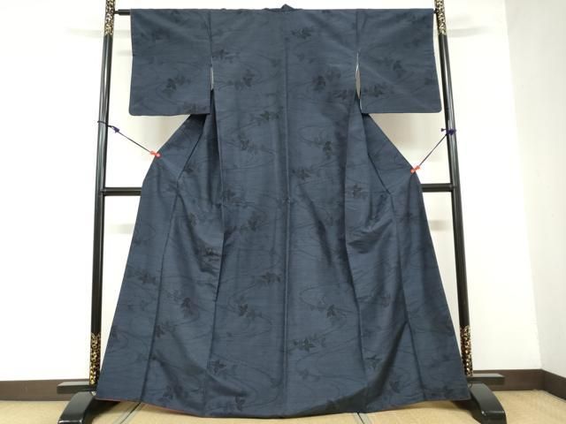 平和屋着物 上質な紬 流水枝葉文 正絹 ud