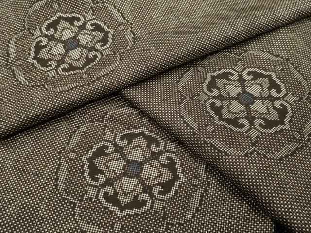 平和屋着物 本場大島紬 7マルキ 舞花文 正絹 gh