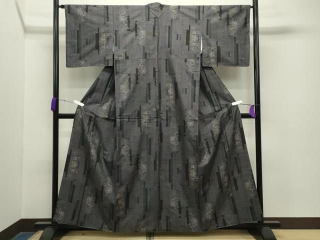 平和屋着物 本場大島紬 9マルキ 短冊花唐草文 正絹 gh