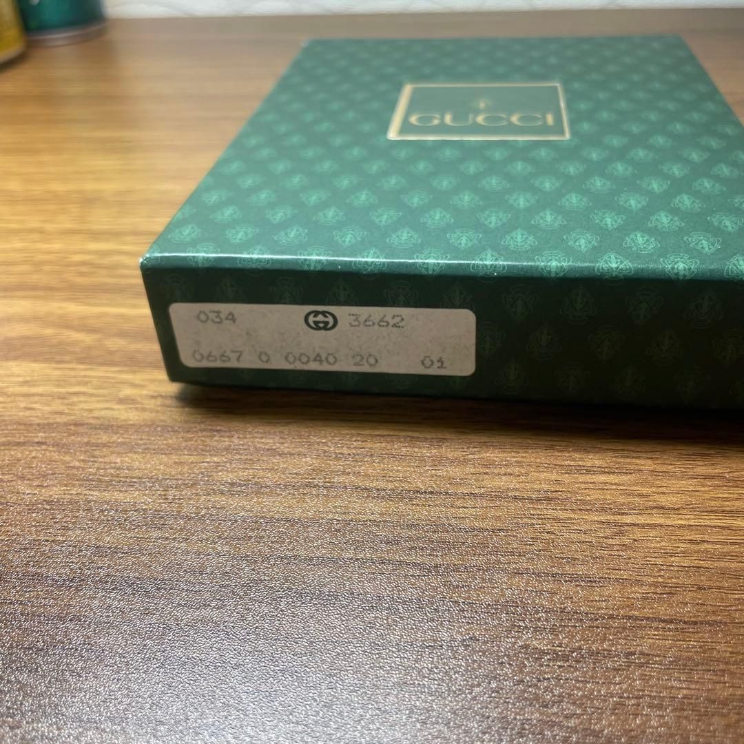 ✨極上美品✨　GUCCI グッチ　二つ折り　ロゴプレート　レザー　黒　箱保存袋付 GUCCI ロゴ 二つ折りウォレット ・ブラック レザー | GUCCI公式