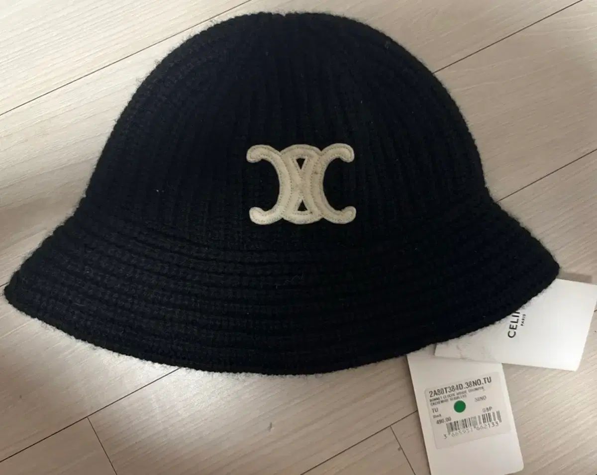 セリーヌ クローシュ トリオンフ カシミア バケットハット ビーニー