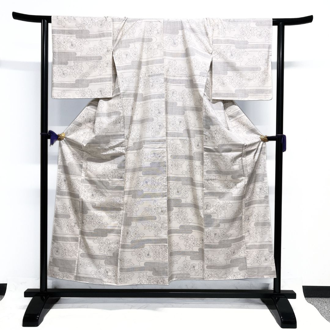 小紋 白大島紬 ヱ霞 菊 リーフ モノトーン 着物 123 b d ms