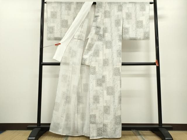 色紙重ね吉祥花文 洗える着物