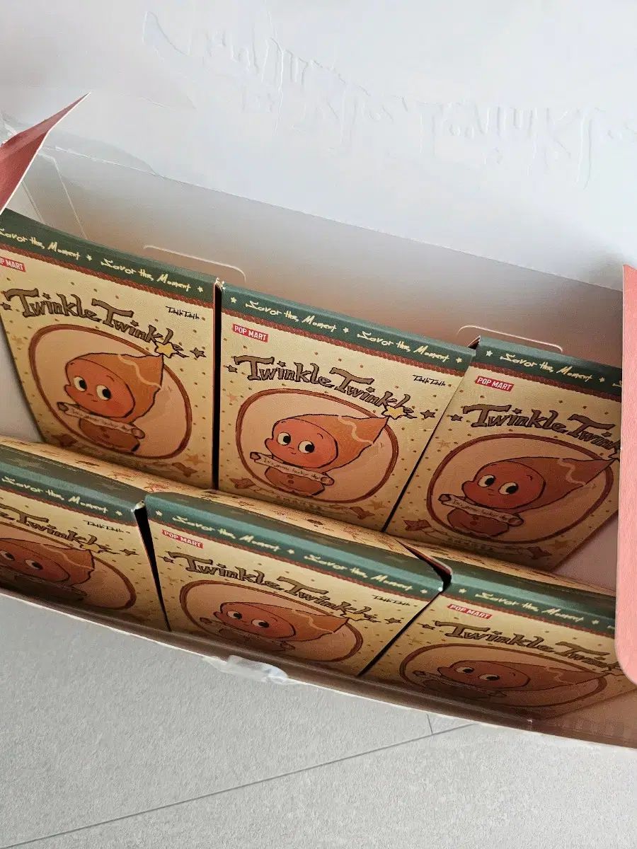 POP MART Little Star 焼き菓子 キーホルダー ホールボックス