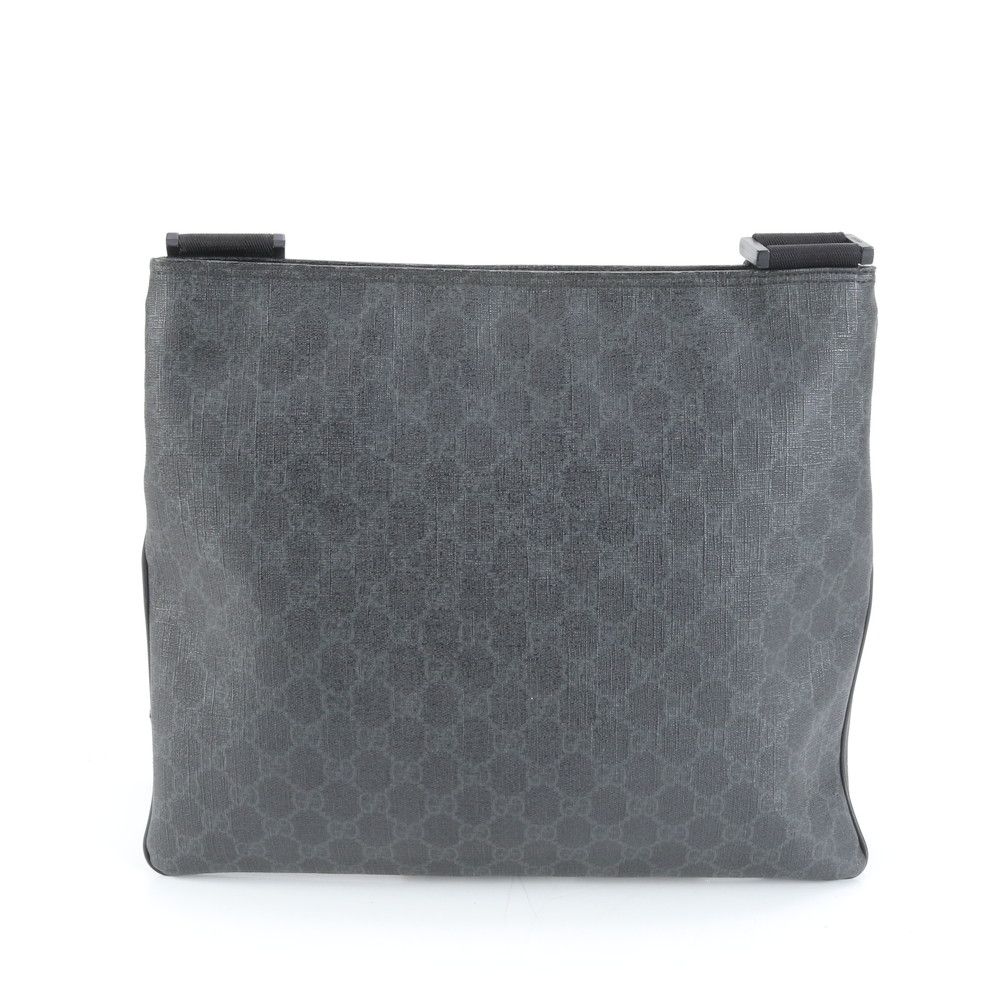 値下げ グッチ ショルダーバッグ ネイビー GGスプリーム レザータグ A4可 値下げ グッチ ショルダーバッグ ネイビー GGスプリーム レザータグ A4